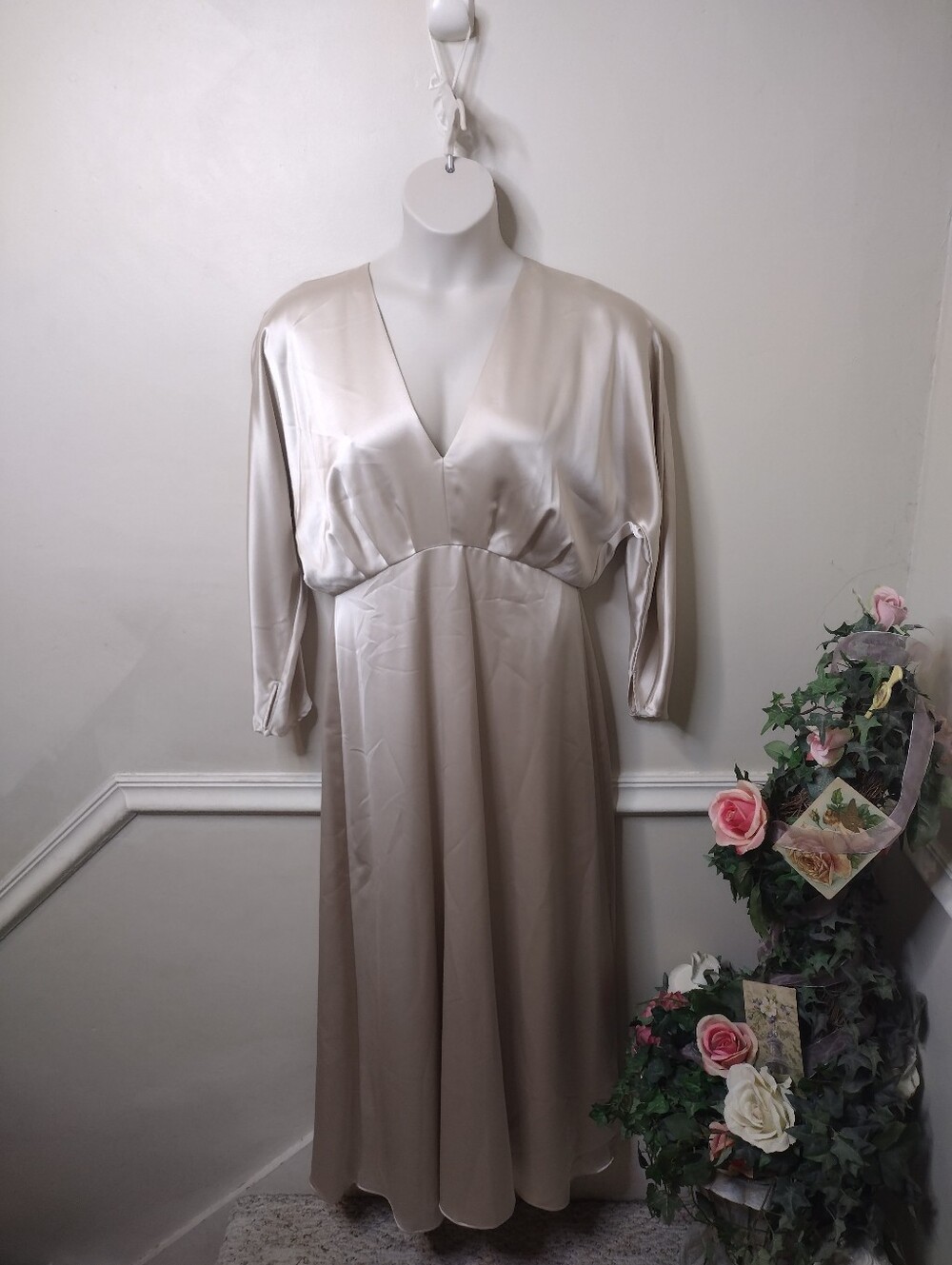 Antonio Melanie Harlow Retro 1940's Starlet Style Champagne Satin Maxi Dress - Picture 2 of 10